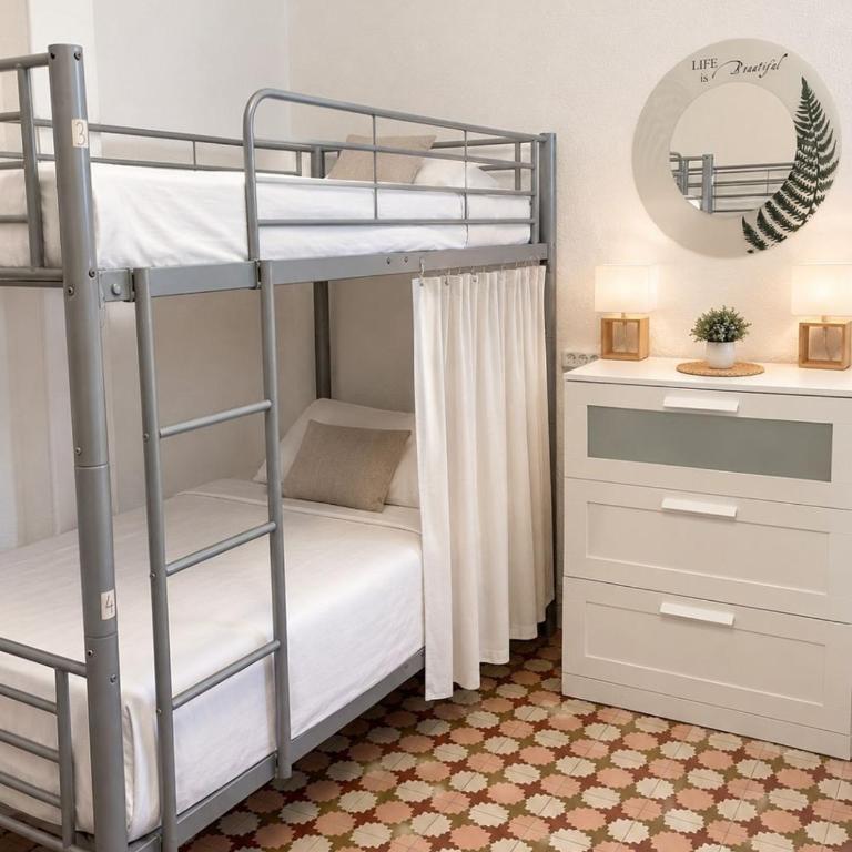 The Cathedral Hostel - Cama individual en un dormitorio compartido femenino de 6 camas - 3