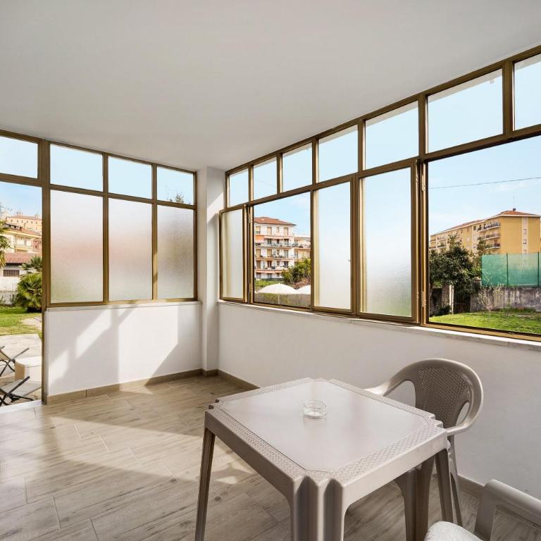 Il Gattino di Porto 3 - veranda - Appartamento con 1 Camera da Letto e Vista Giardino - 14