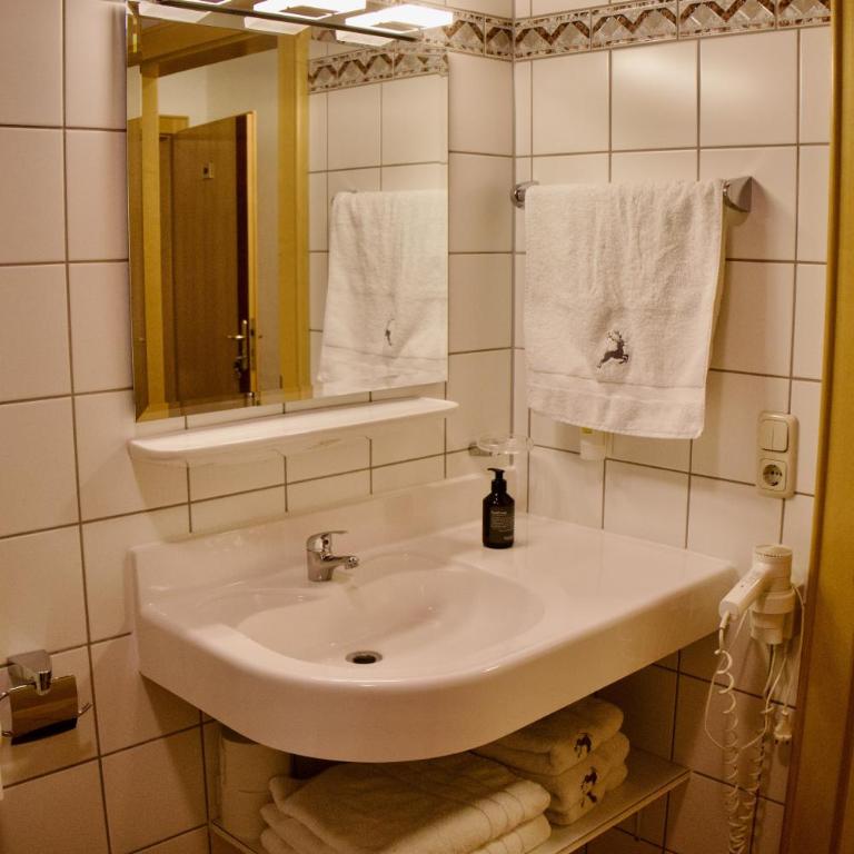 WestAlp - Three-Bedroom Apartment with Balcony and 3 Bathrooms - 2