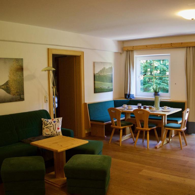 WestAlp - Three-Bedroom Apartment with Balcony and 3 Bathrooms - 3