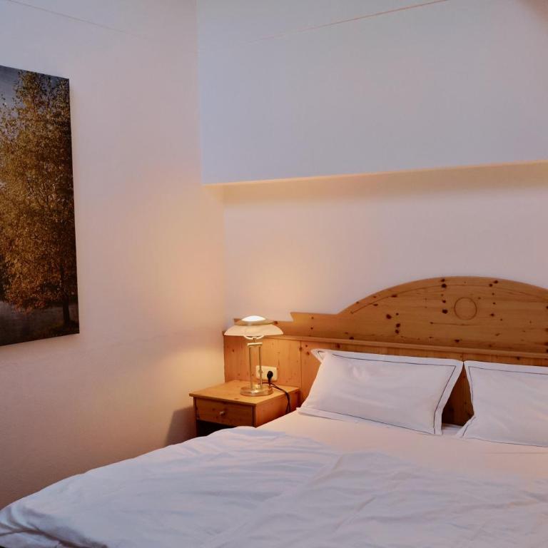 WestAlp - Three-Bedroom Apartment with Balcony and a Bathroom - 5