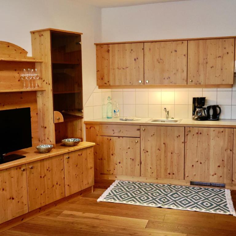 WestAlp - Three-Bedroom Apartment with Balcony and a Bathroom - 8