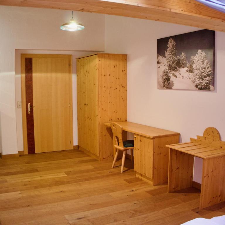 WestAlp - Three-Bedroom Apartment with Balcony and 3 Bathrooms - 10