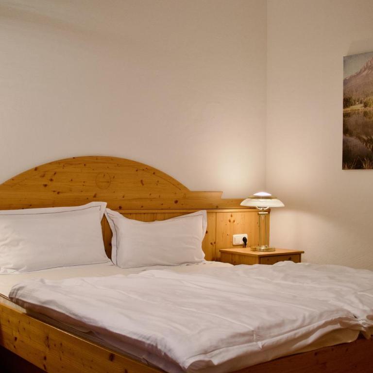 WestAlp - Three-Bedroom Apartment with Balcony and 3 Bathrooms - 12