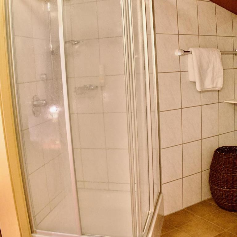 WestAlp - Three-Bedroom Apartment with Balcony and 3 Bathrooms - 13