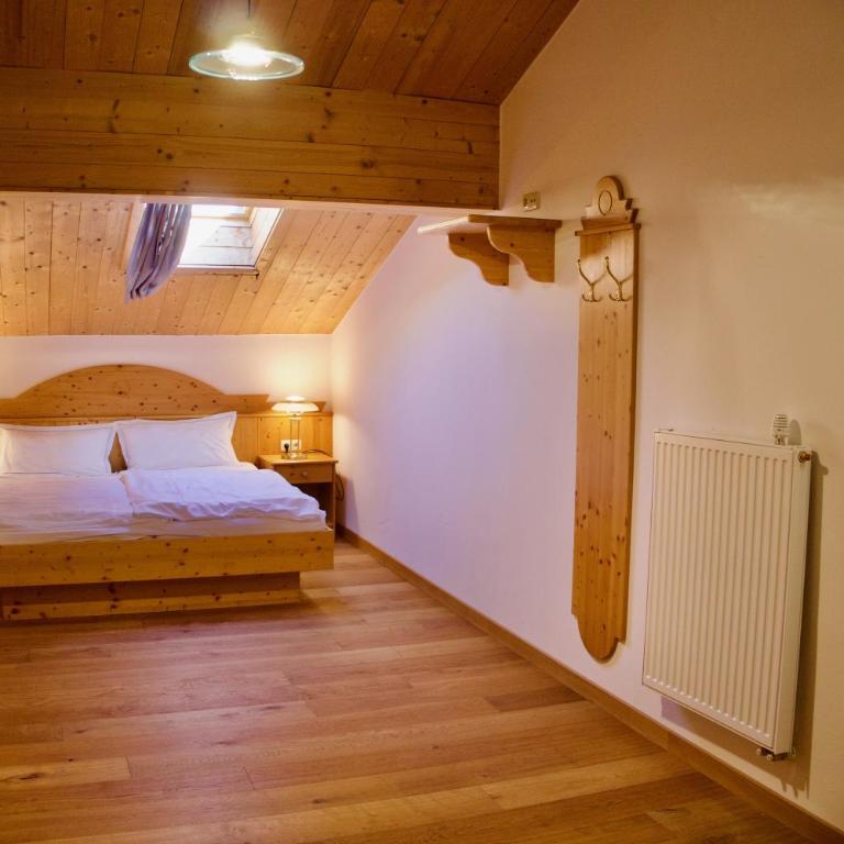 WestAlp - Three-Bedroom Apartment with Balcony and 3 Bathrooms - 17