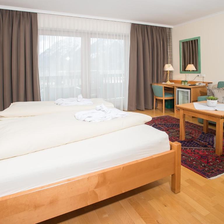 Hotel Christina - Ihr kleinstes 4* Hotel am Achensee - Deluxe Doppelzimmer mit Seeblick - 6