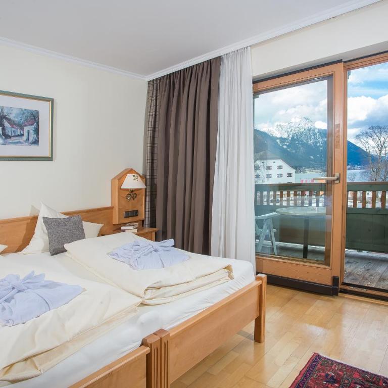 Hotel Christina - Ihr kleinstes 4* Hotel am Achensee - Deluxe Doppelzimmer mit Seeblick - 4