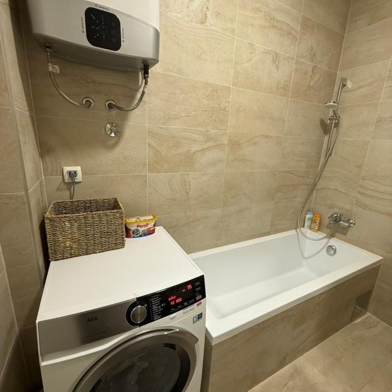 Quiet City Oasis with Garage - Apartman sa 1 Spavaćom Sobom - 9