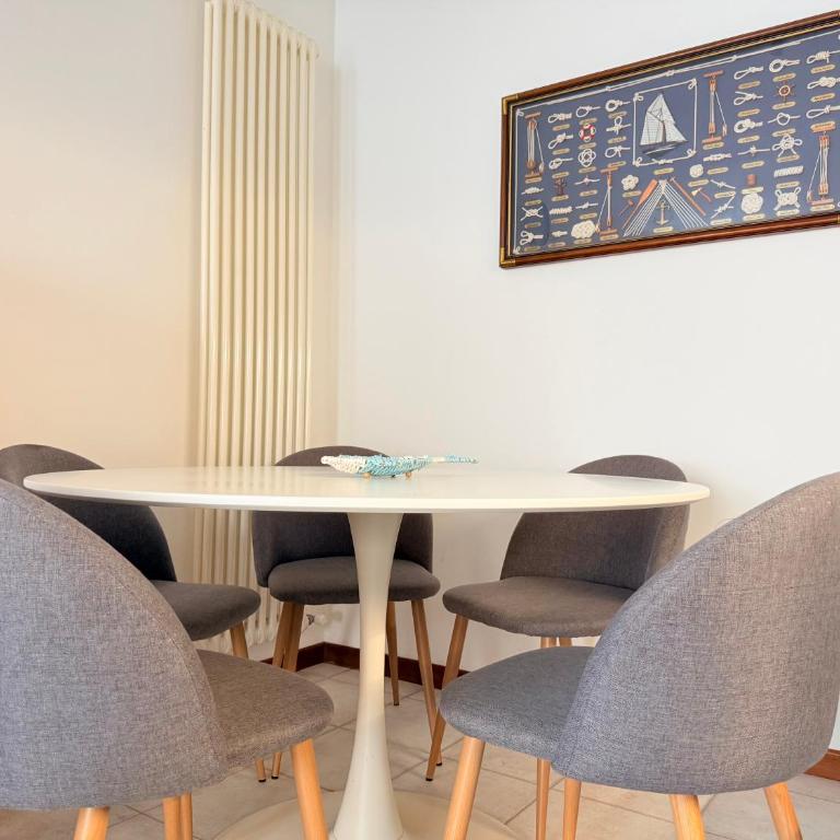 Blue Coral Apartment - City Center - Two-Bedroom Apartment - 6