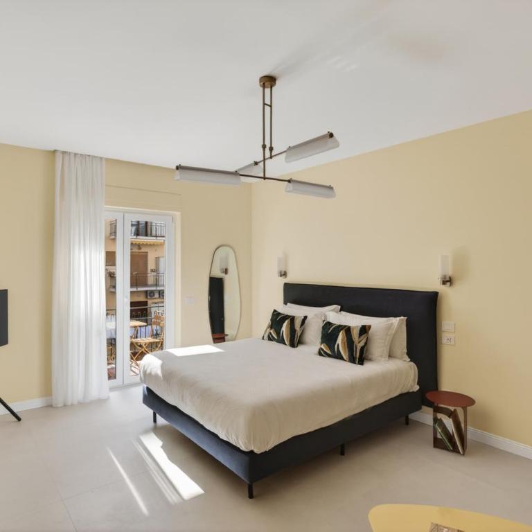 Elegant 2BR Apt a few steps from Sorrento Centre - Three-Bedroom Apartment - 5