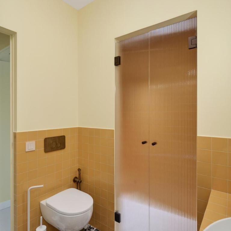 Elegant 2BR Apt a few steps from Sorrento Centre - Three-Bedroom Apartment - 29