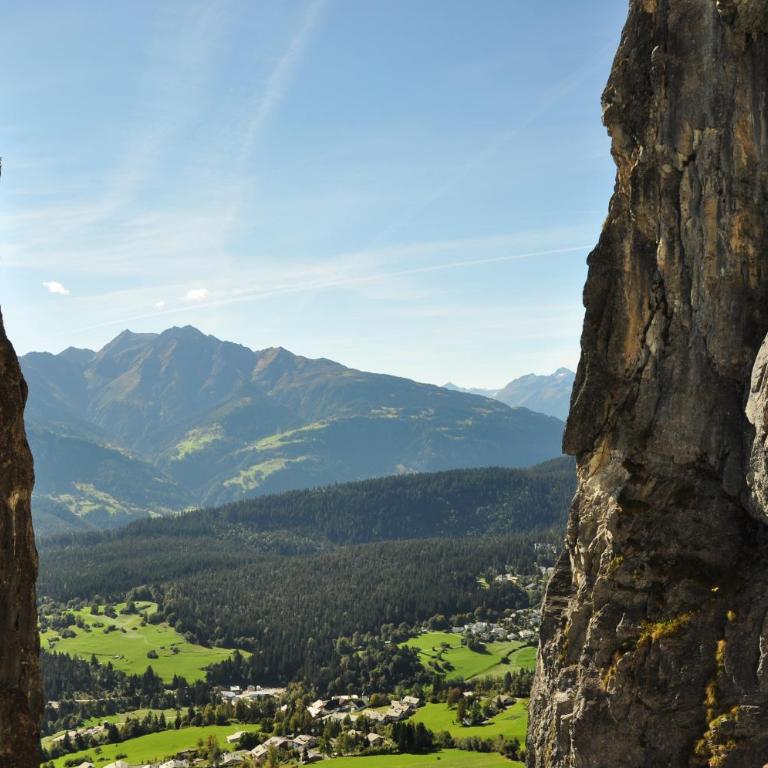 Casa Ansiel - 2.5 Zimmer Ferienwohnung am Sonnenhang von Falera - Apartment mit Blick auf die Berge - 17