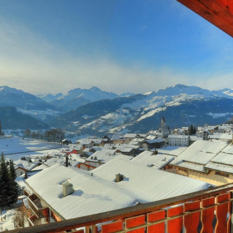 Casa Ansiel - 2.5 Zimmer Ferienwohnung am Sonnenhang von Falera - Apartment mit Blick auf die Berge - 1
