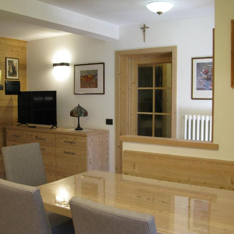 Casa Silvia by Alpenwhite - Two-Bedroom Deluxe Apartment with Garden View - 4