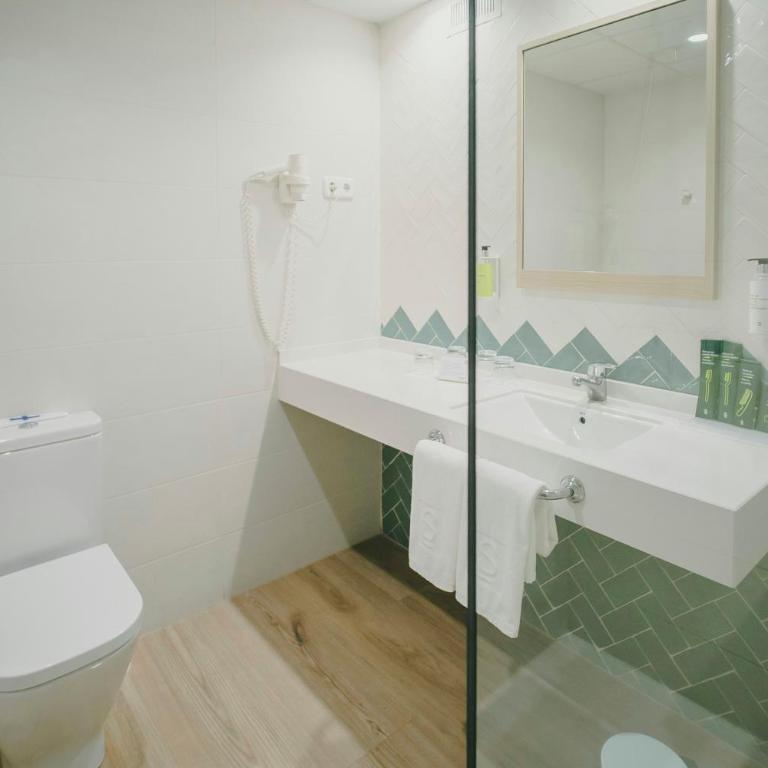 Sercotel Carlos III - Habitación Familiar (2 adultos y 2 niños) - 4