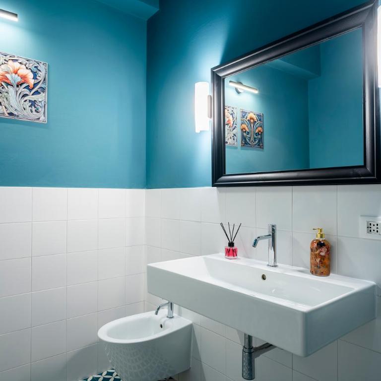 Scena Illustrata-Redi -4 double rooms-near the TRAM - Camera Matrimoniale con Bagno Privato - 2