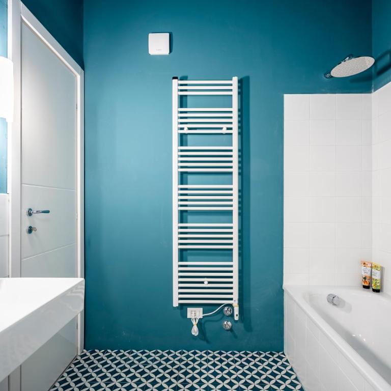 Scena Illustrata-Redi -4 double rooms-near the TRAM - Camera Matrimoniale con Bagno Privato - 4