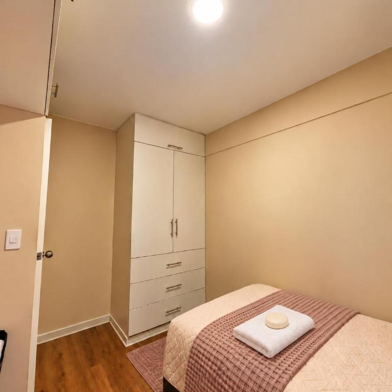Moderno departamento de 2 hab completo en Surquillo cerca a Miraflores - Apartamento de 2 dormitorios - 4
