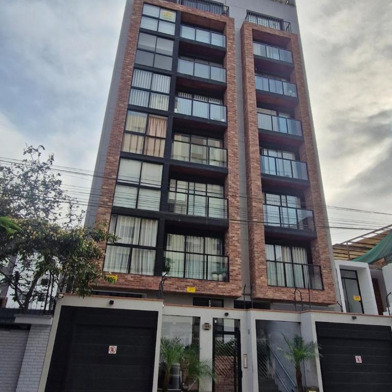 Moderno departamento de 2 hab completo en Surquillo cerca a Miraflores - Apartamento de 2 dormitorios - 13