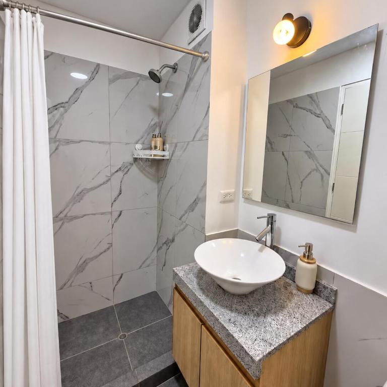 Moderno departamento de 2 hab completo en Surquillo cerca a Miraflores - Apartamento de 2 dormitorios - 17
