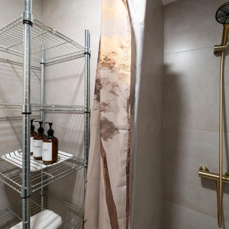 Diseño Único Cama King AC cerca del metro Herrera Oria - Apartamento de 1 dormitorio - 15