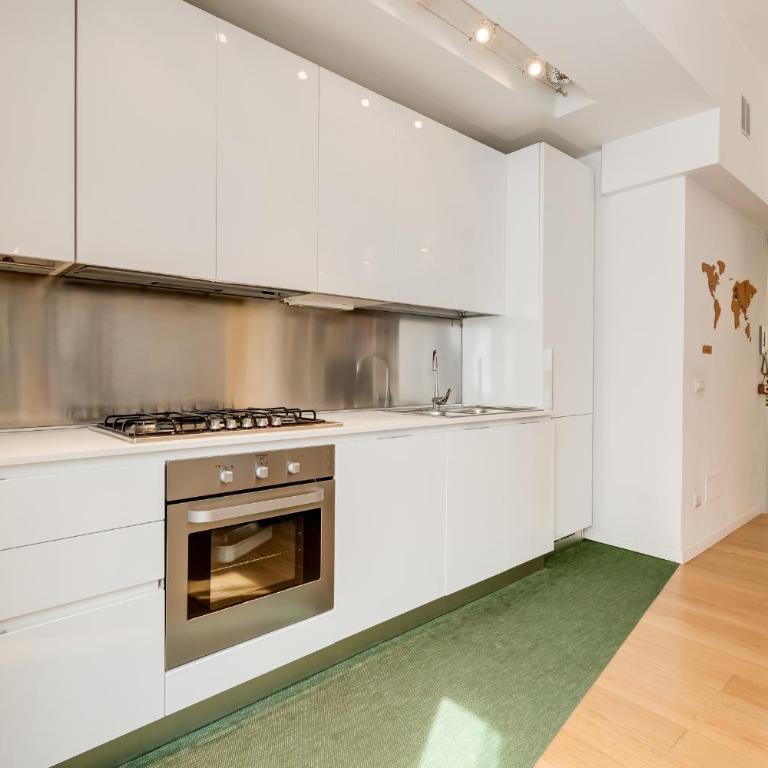 Micol's Place, bright apt 2 rooms, 2 toilets, near metro, 80 mq - Appartamento con 2 Camere da Letto - 32