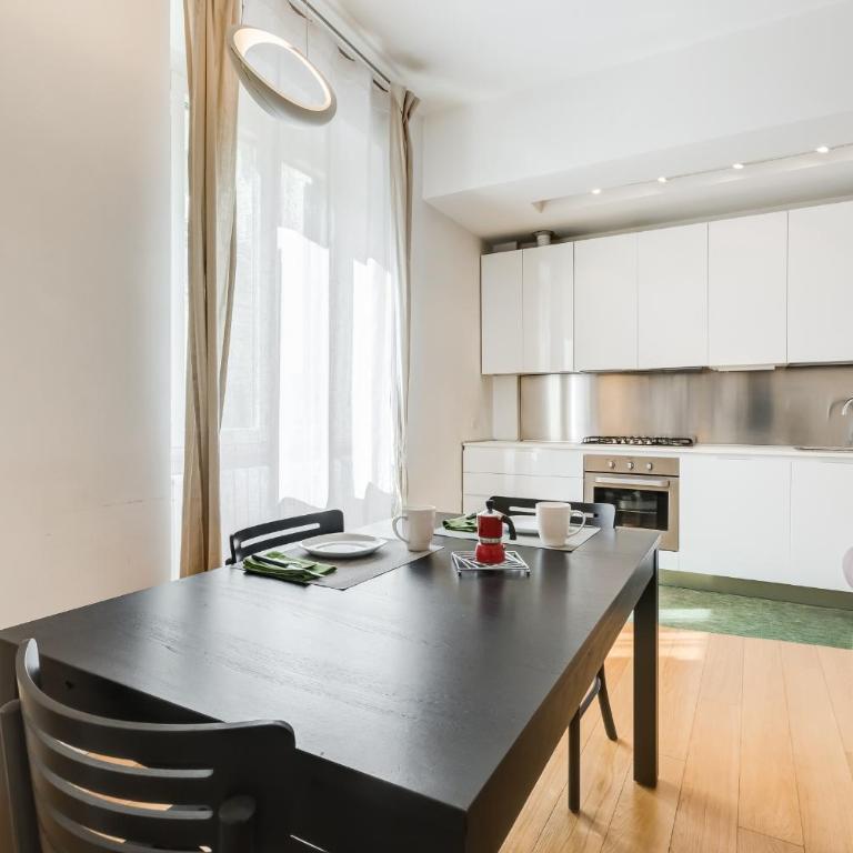 Micol's Place, bright apt 2 rooms, 2 toilets, near metro, 80 mq - Appartamento con 2 Camere da Letto - 31