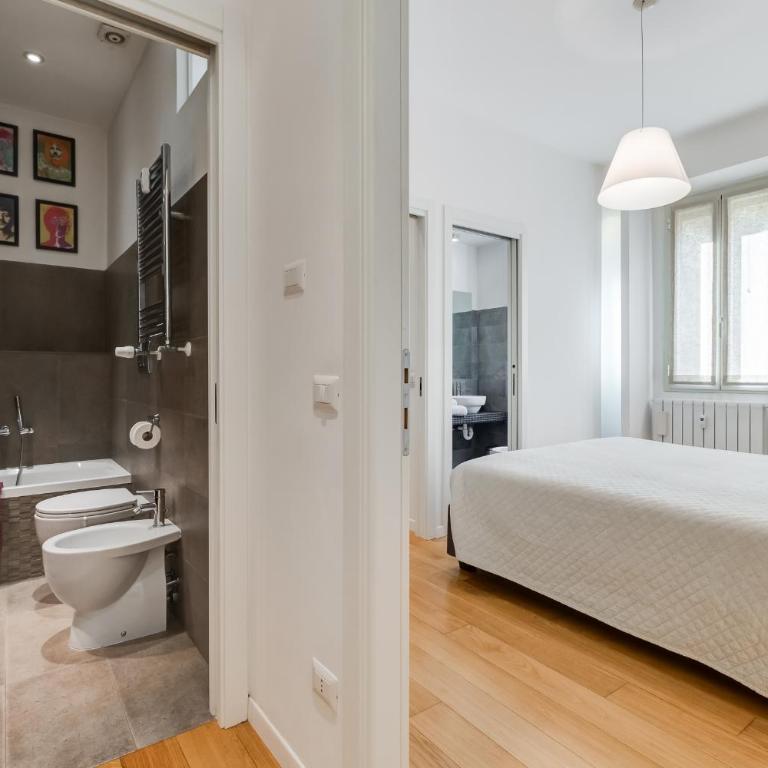 Micol's Place, bright apt 2 rooms, 2 toilets, near metro, 80 mq - Appartamento con 2 Camere da Letto - 34