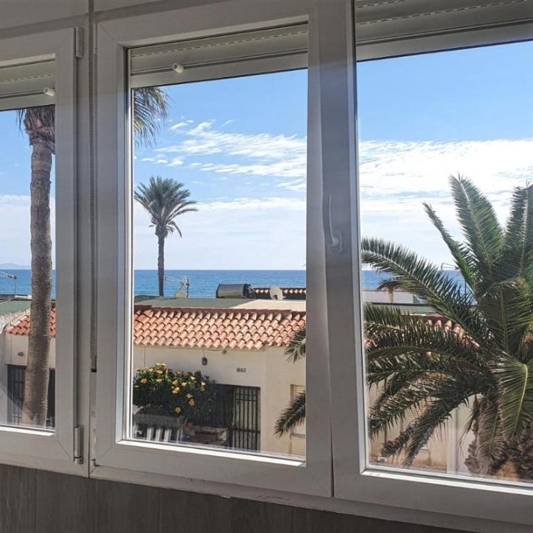 Apartamento a pie de Playa - Estudio con vistas al mar - 9