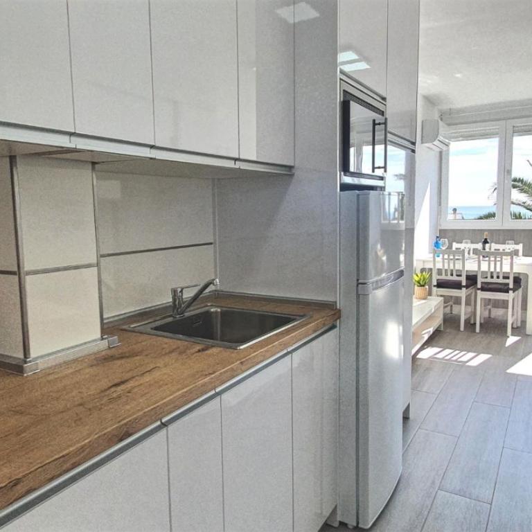 Apartamento a pie de Playa - Estudio con vistas al mar - 3