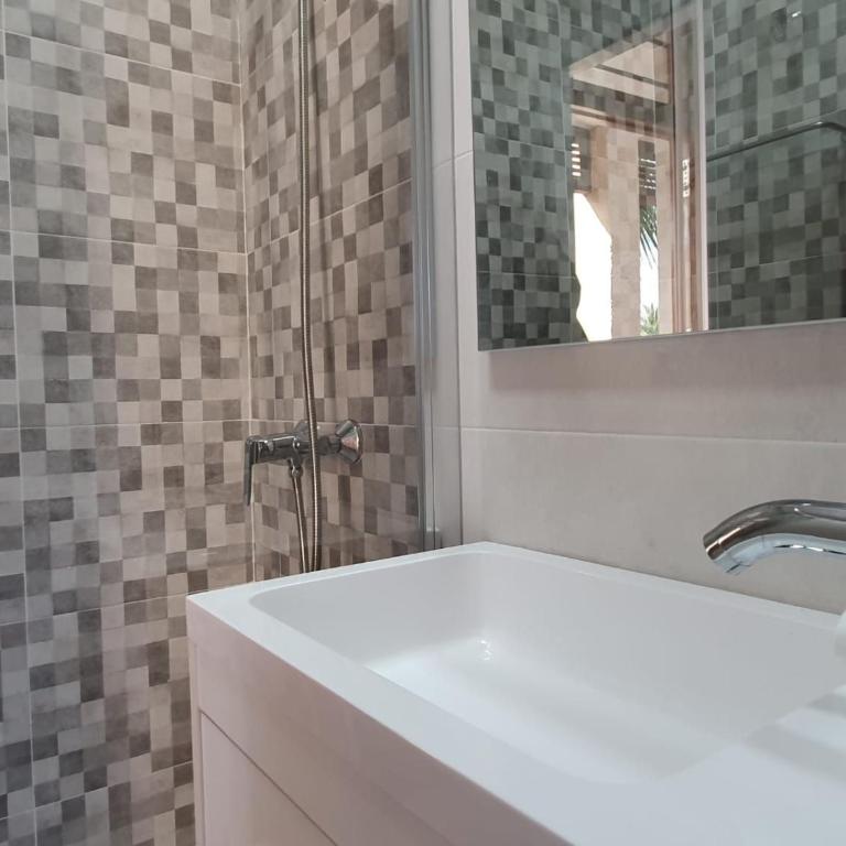 Apartamento a pie de Playa - Estudio con vistas al mar - 18