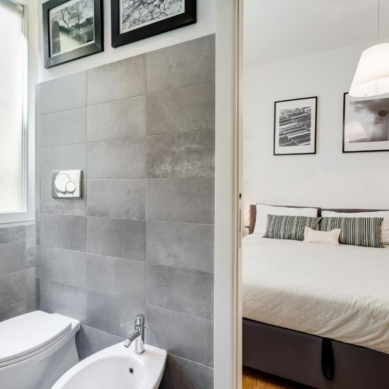 Micol's Place, bright apt 2 rooms, 2 toilets, near metro, 80 mq - Appartamento con 2 Camere da Letto - 24