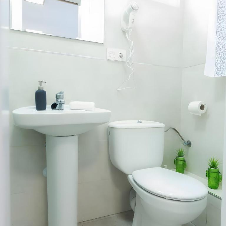 Beautiful Three-bedroom Apartment - Three-Bedroom Apartment with Water View - 13