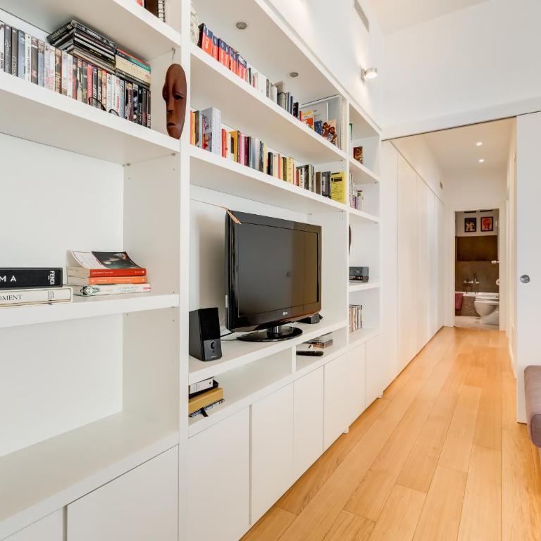 Micol's Place, bright apt 2 rooms, 2 toilets, near metro, 80 mq - Appartamento con 2 Camere da Letto - 33