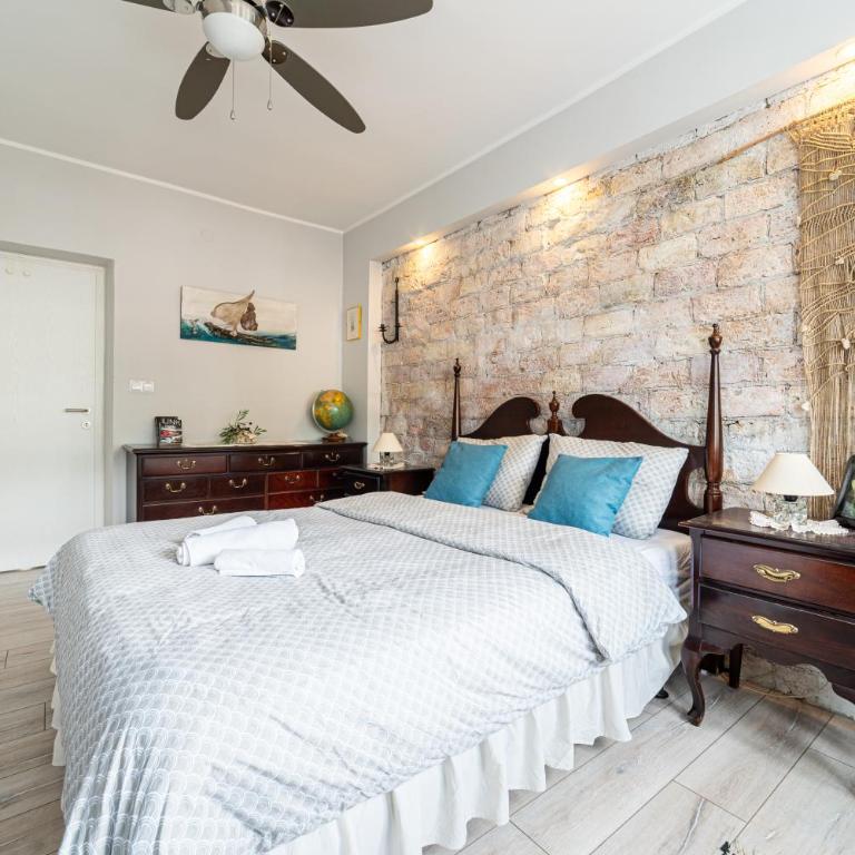 Cinema Courtyard Two Bedroom apartment - Main street - Appartement 2 Chambres - 10