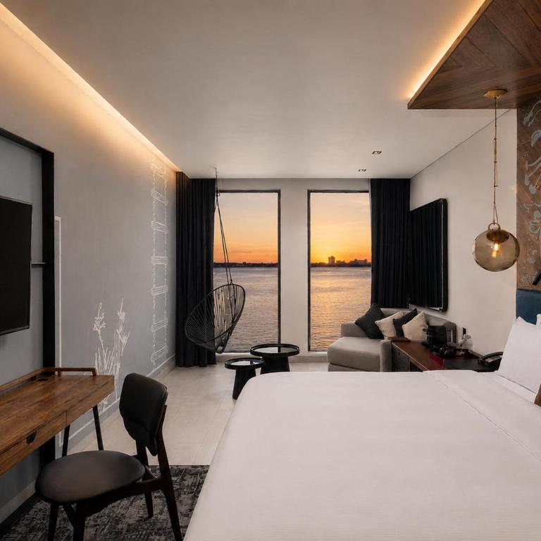 Canopy By Hilton Cancun La Isla - Premium King Room with Lake View High Floor - 1