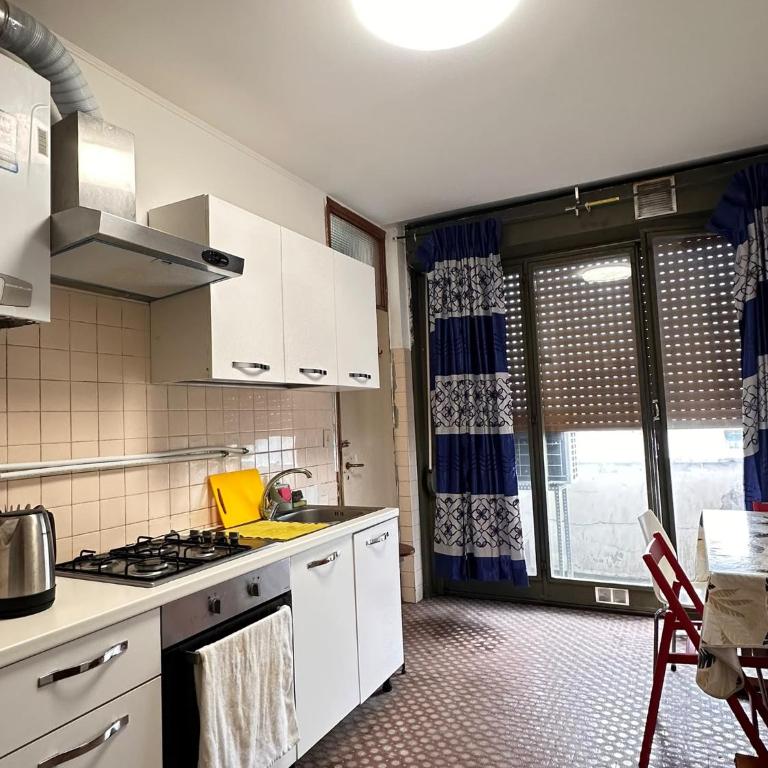 Venice Night 11 TripleRoom with Private Bathroom B - Camera Tripla con Bagno Privato - 3
