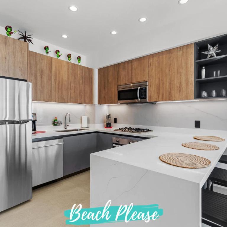 Marsala - 2 Blocks to Beach with Rooftop Pool - Apartment - 16