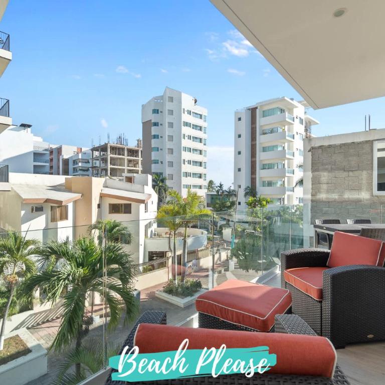 Marsala - 2 Blocks to Beach with Rooftop Pool - Apartment - 6