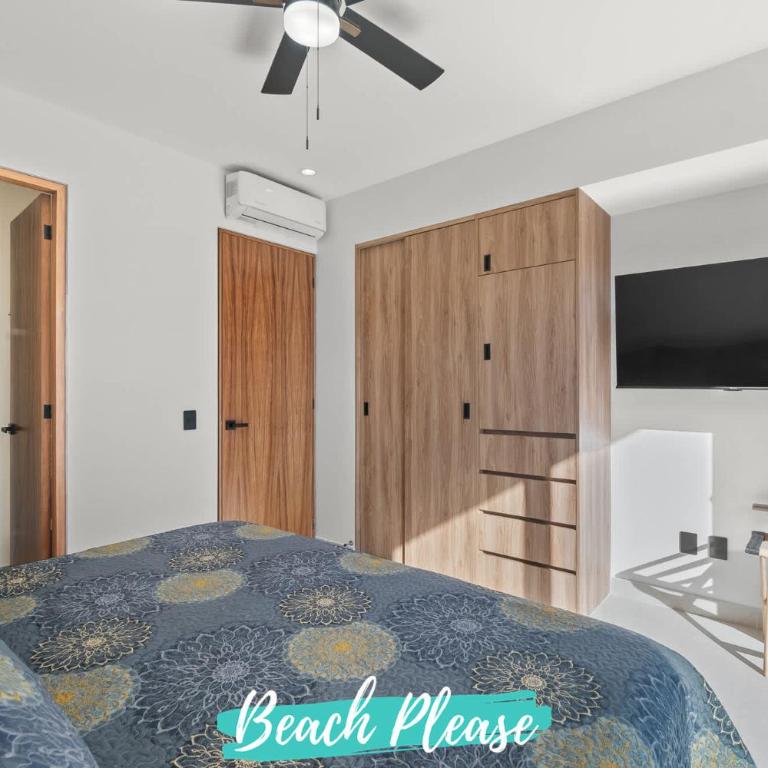 Marsala - 2 Blocks to Beach with Rooftop Pool - Apartment - 8