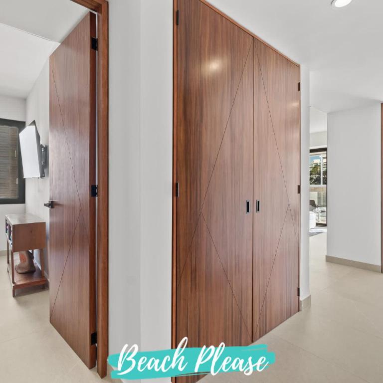 Marsala - 2 Blocks to Beach with Rooftop Pool - Apartment - 27