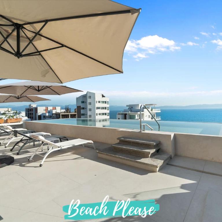 Marsala - 2 Blocks to Beach with Rooftop Pool - Apartment - 12