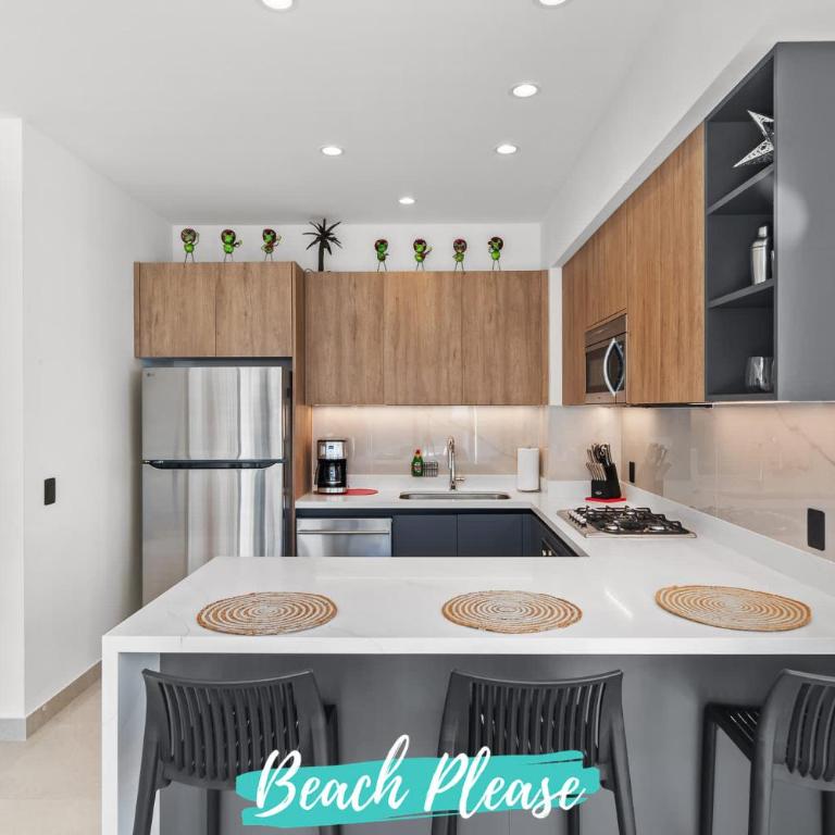 Marsala - 2 Blocks to Beach with Rooftop Pool - Apartment - 33