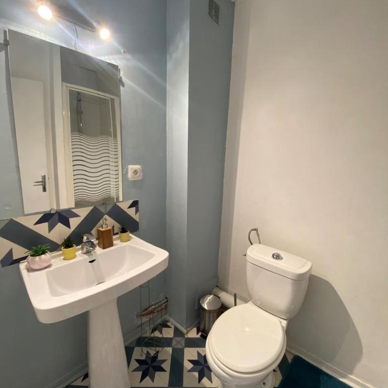Bright Room Private Balcony & Pyrenees - Appartement 1 Chambre - 3