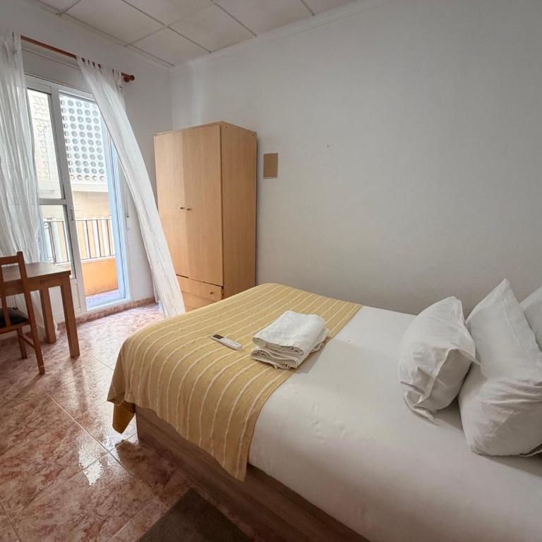 REGIDOR San CRISPIN - Habitación Doble con balcón - 4
