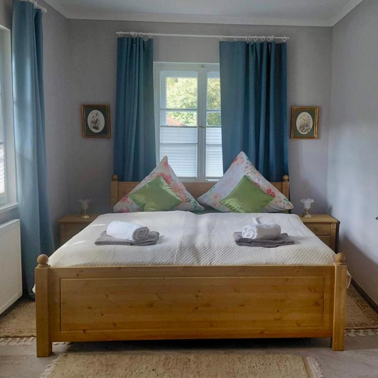 Goethe Belle Étage - Elegante Auszeit für Familien und Freunde - Two-Bedroom Apartment with Balcony and Terrace - 5