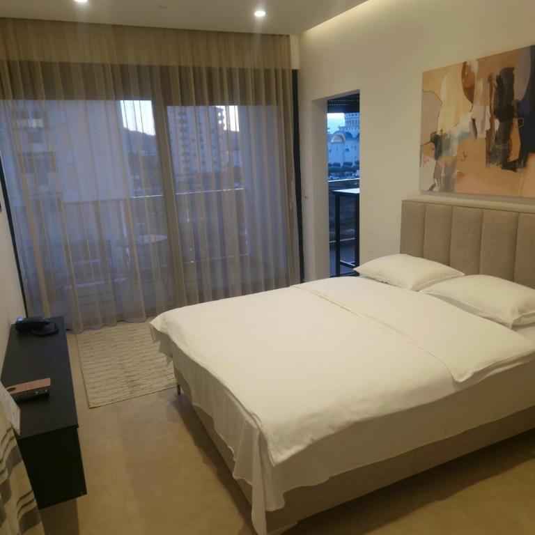 Soho Suites - Deluxe Junior Suite - 4