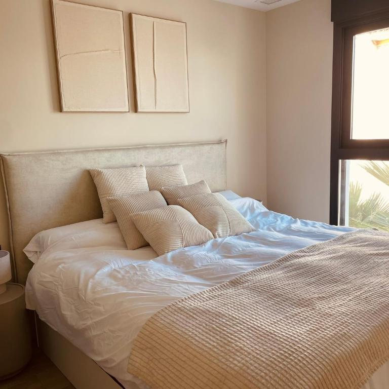 Luxe Penthouse met Dakterras en Zeezicht - Three-Bedroom House - 50