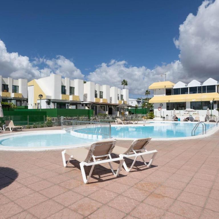 Maspalomas Bungalow: Pvt Terrace Pool BBQ AC - Apartamento - 3